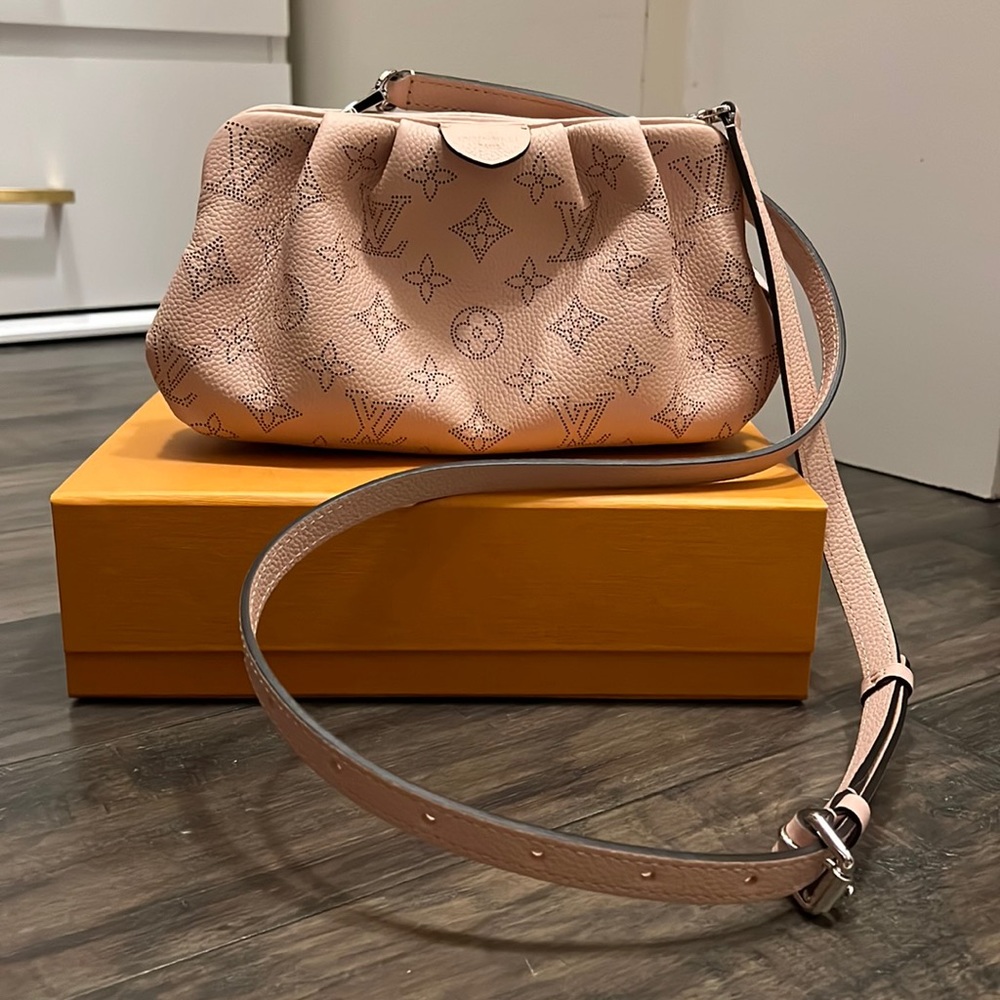 LV Mahina Scala Mini Pouch Magnolia